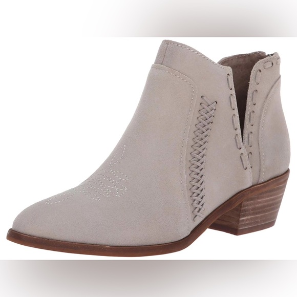 Vince Camuto Presita Light Gray Suede V Cut Out Western Ankle Booties Size 5.5 - Picture 1 of 12